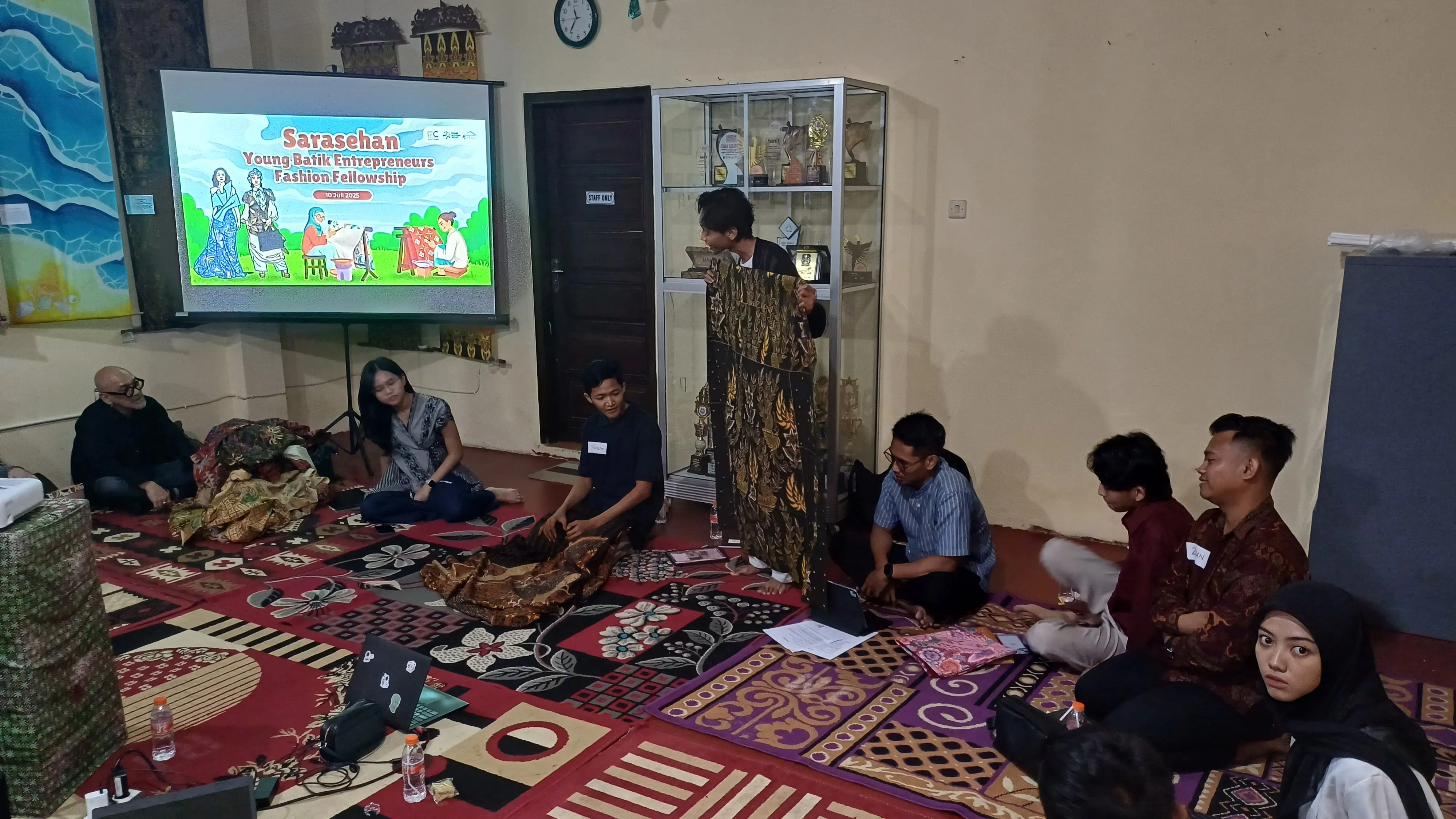 TBIG Luncurkan Beasiswa Batik Fashion Fellowship Bersama Indonesian Fashion Chamber (IFC)